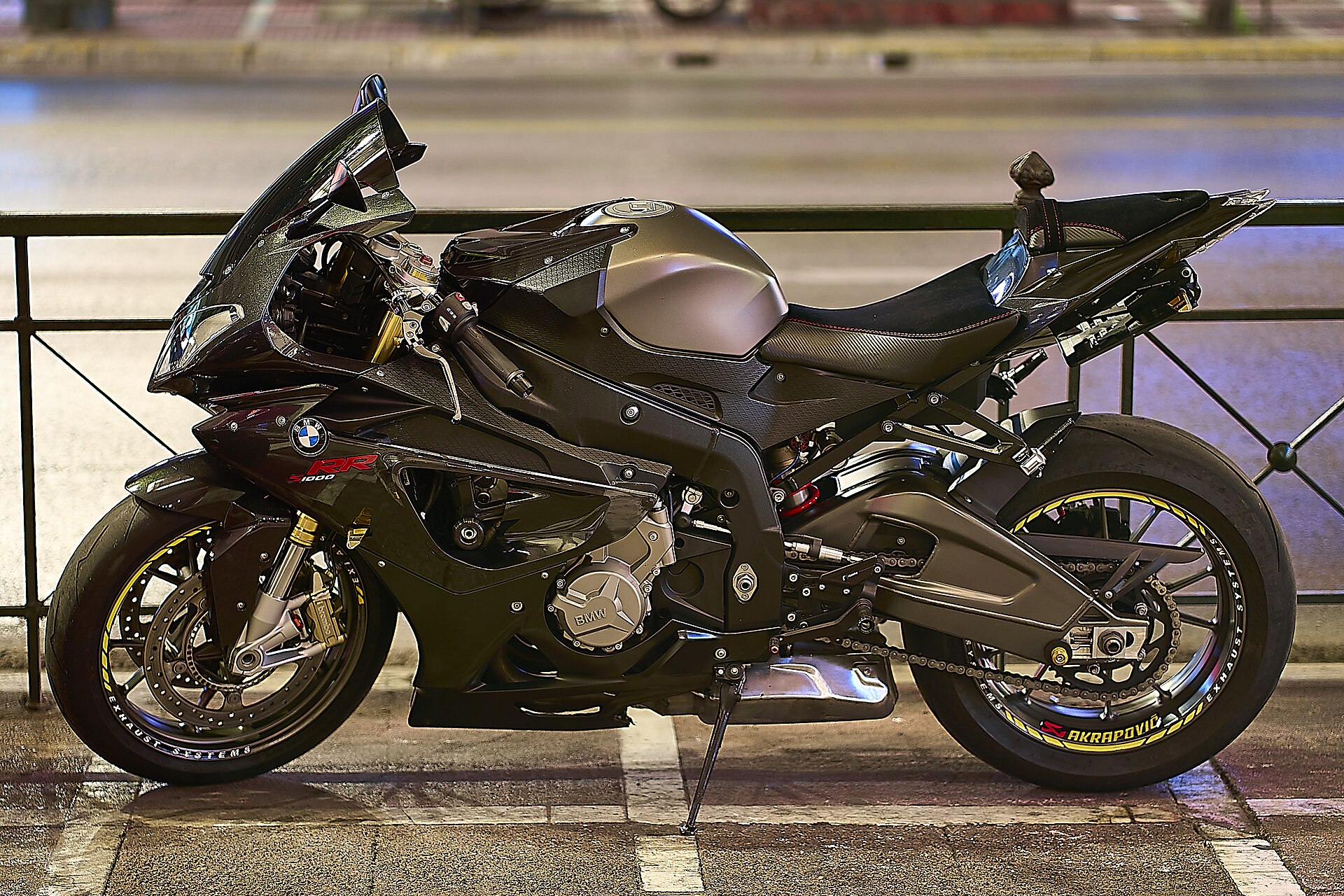 بي ام دبليو S 1000 RR 2023 إم سبورت